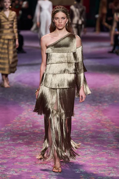 Look 12